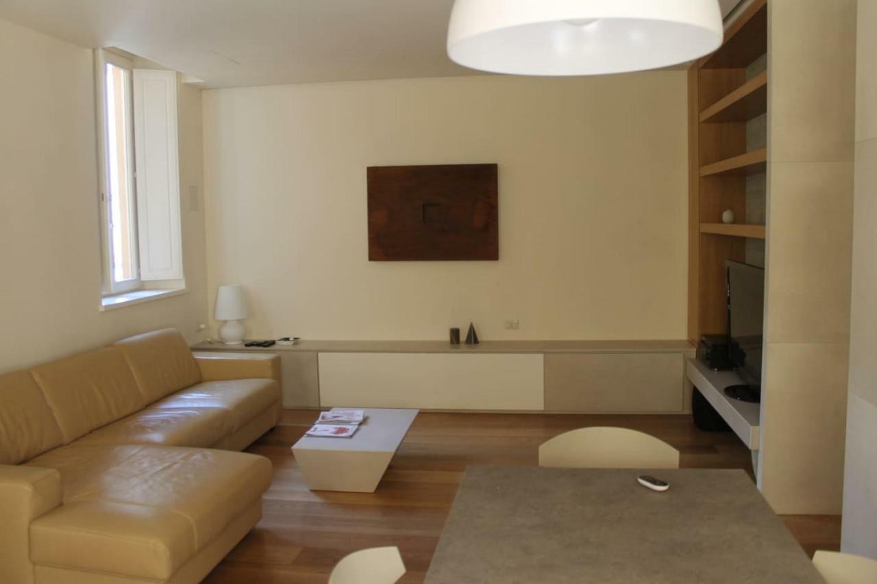Appartamento Moderno In Centro Storico Lucca Exteriér fotografie